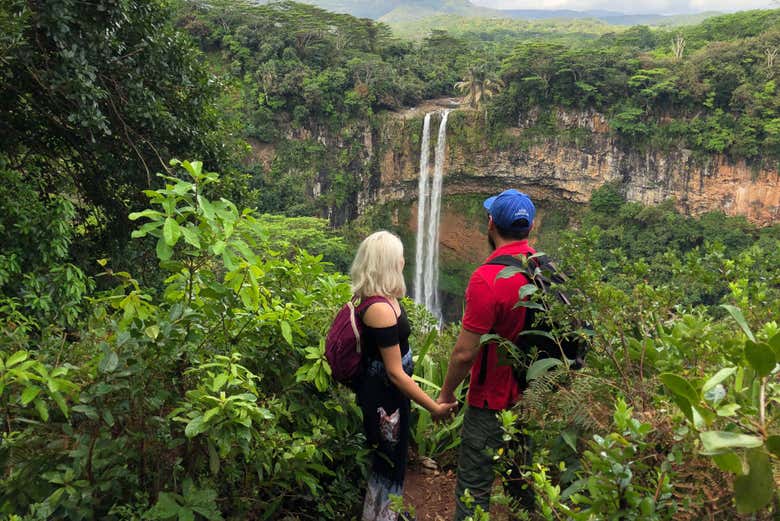Photo devant la cascade de Chamarel